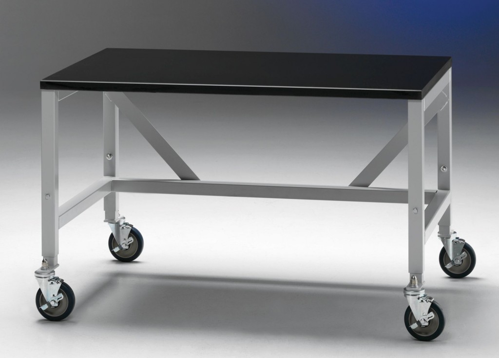 3819102 6' Mobile Equipment Table