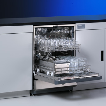 Undercounter SteamScrubber Glassware Washer